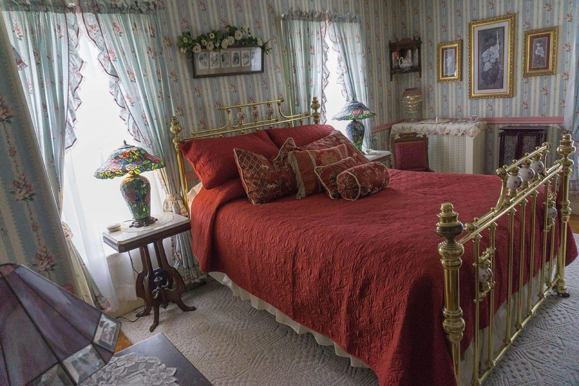 Bellinger Rose Bed & Breakfast Herkimer Exteriör bild