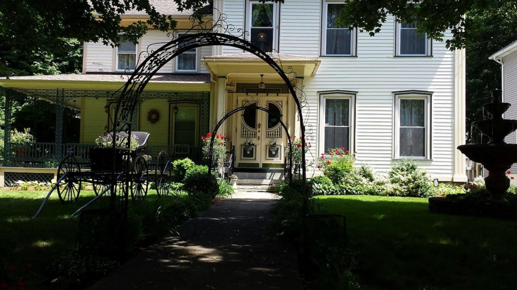 Bellinger Rose Bed & Breakfast Herkimer Exteriör bild